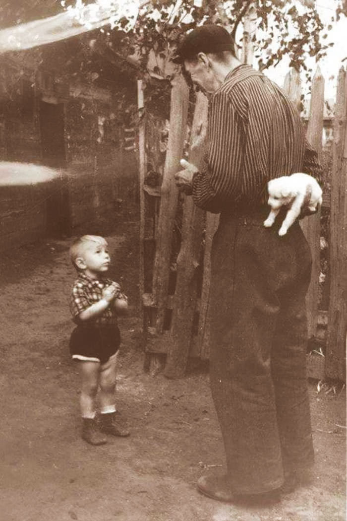 A few seconds before happiness, 1955