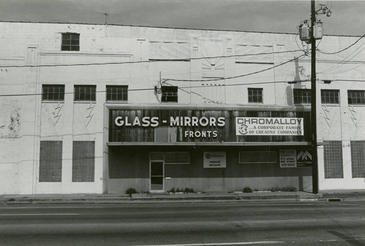 Front exterior of Chromalloy Glass-Mirror building, 1930s