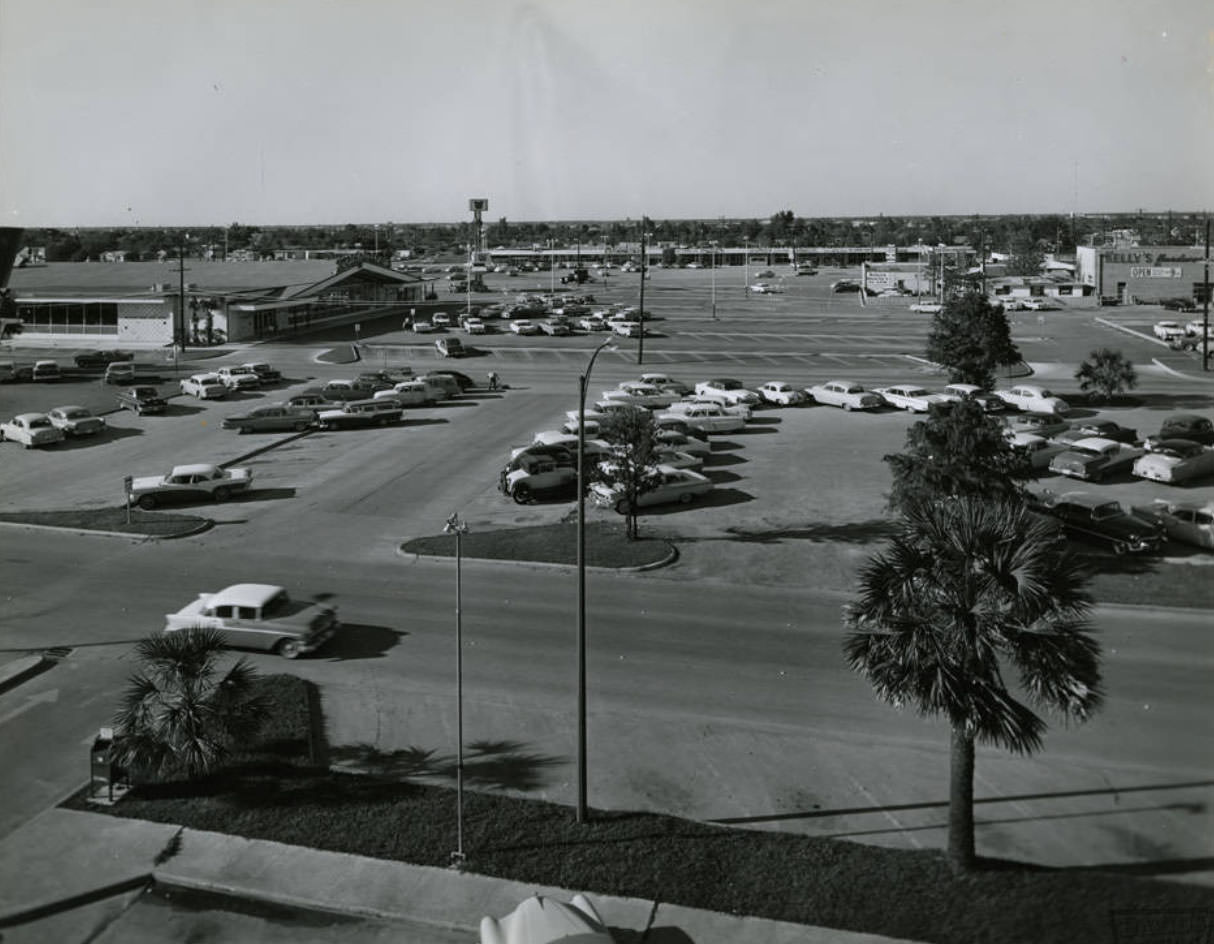 Downtown Bellaire, 1930s.