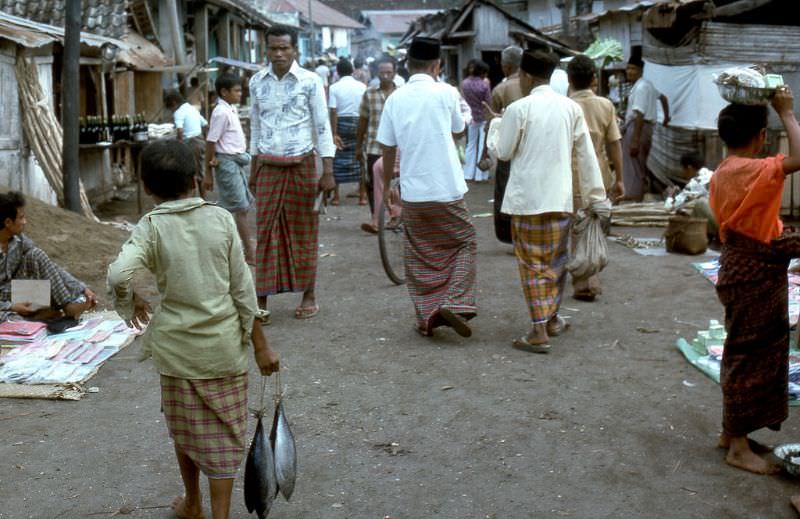 Street scene, Ende, Flores island, 1970s