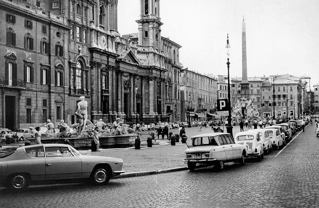 View of piazza Navona with the church of Sant'Agnese in Agone. Rome, 1960s