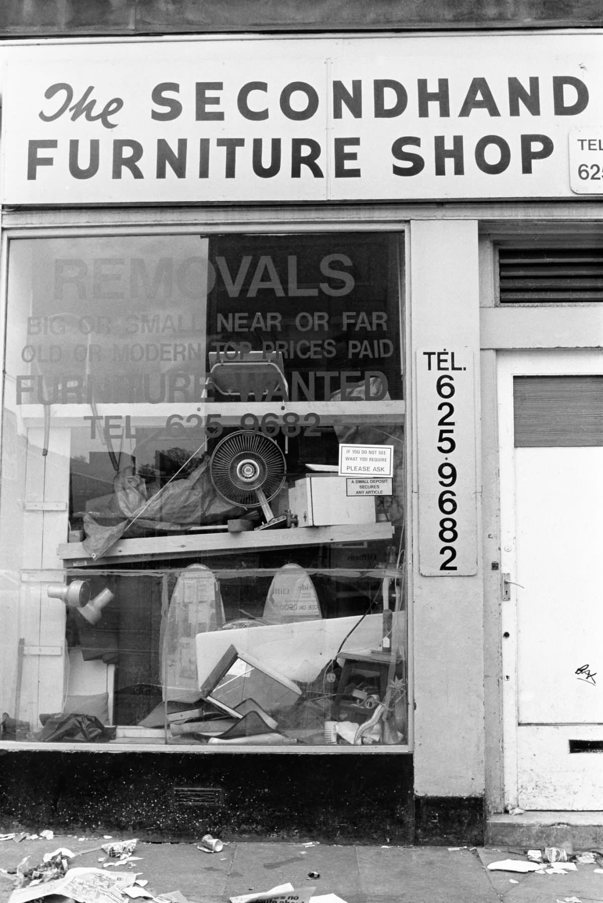 The Secondhand Furniture Shop, Kilburn High Rd, Kilburn, Brent, 1988