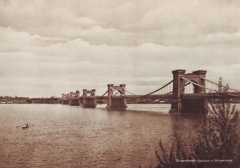 Nikolaevsky central bridge