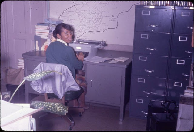 Historical Photos of Ladies using Typewriters from the Past