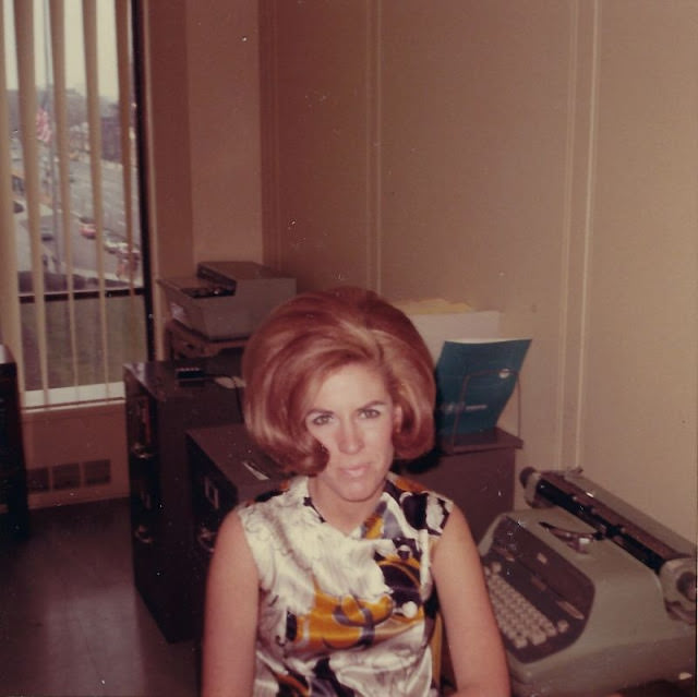 Historical Photos of Ladies using Typewriters from the Past