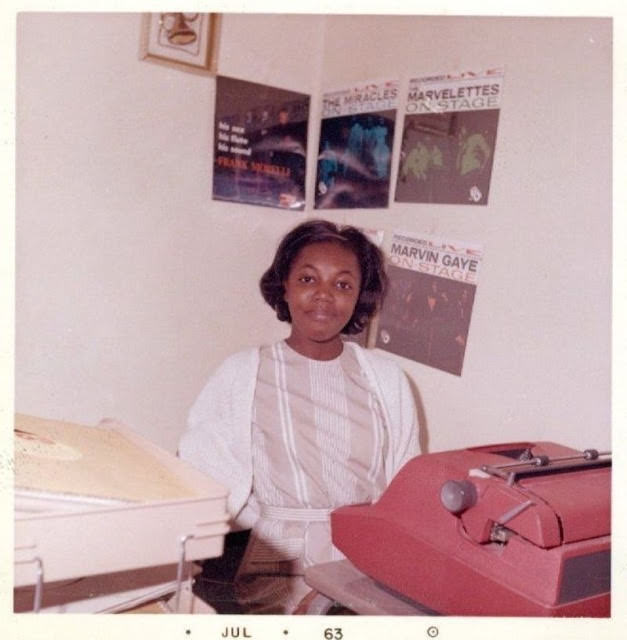 Historical Photos of Ladies using Typewriters from the Past