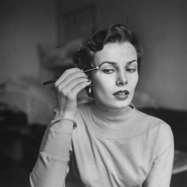 Lillian Marcuson demonstrates the art of applying eye-makeup, Life, January 30, 1950