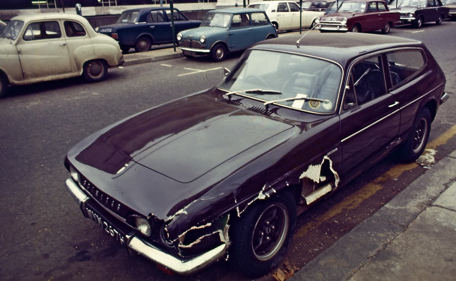 Reliant Scimitar GTE in London, February 1971