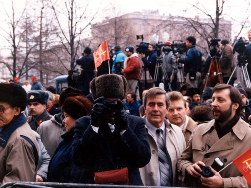 Opening of the First McDonald's in Moscow: When Five Thousand People Stood in Line to get a Hamburger, 1990