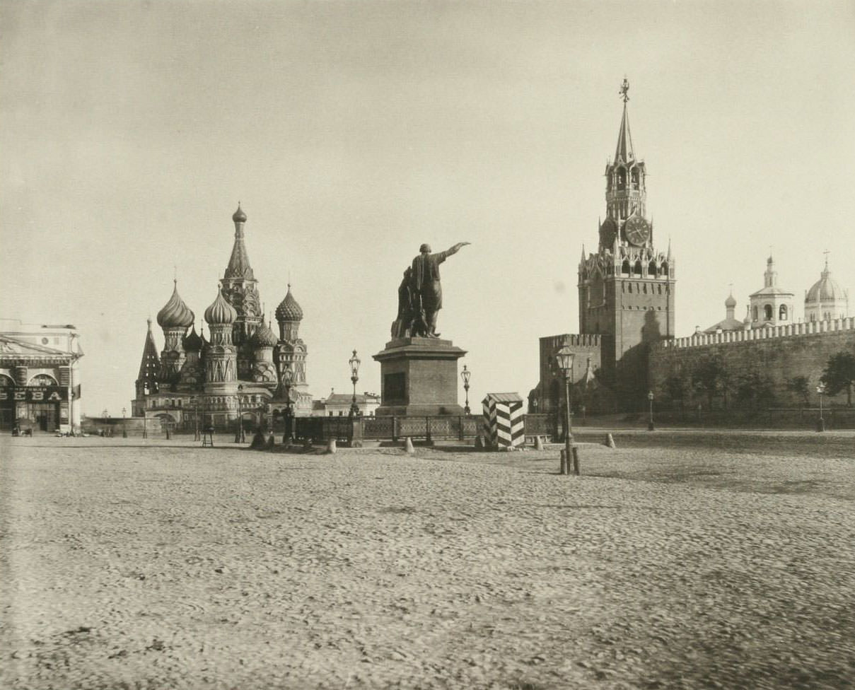 Red Square, 1880s.
