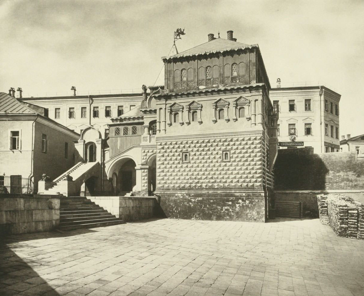 Chambers of the Romanov Boyars near the Kremlin, 1880s.