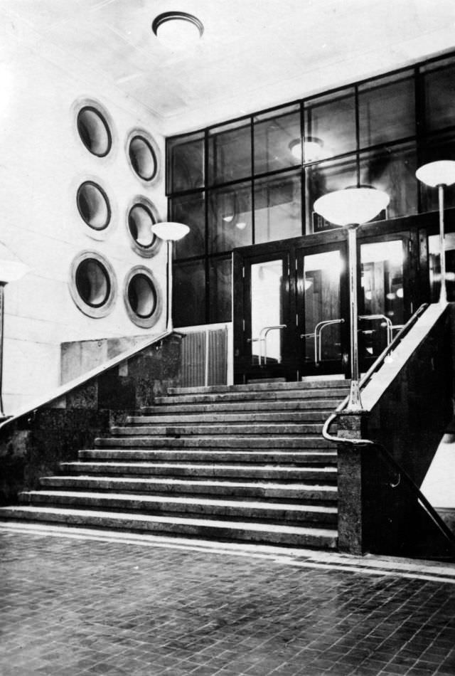 Kirovskaya subway station, vestibule, Moscow, 1935