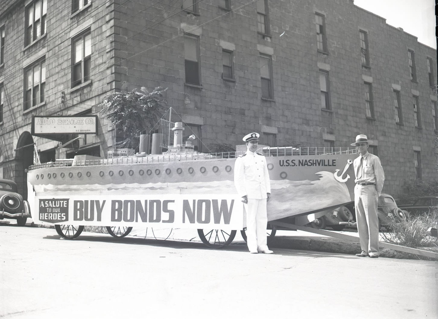 A scene from the Bond Sales Drive by the Army, Navy, and Civic Clubs, in downtown Nashville.