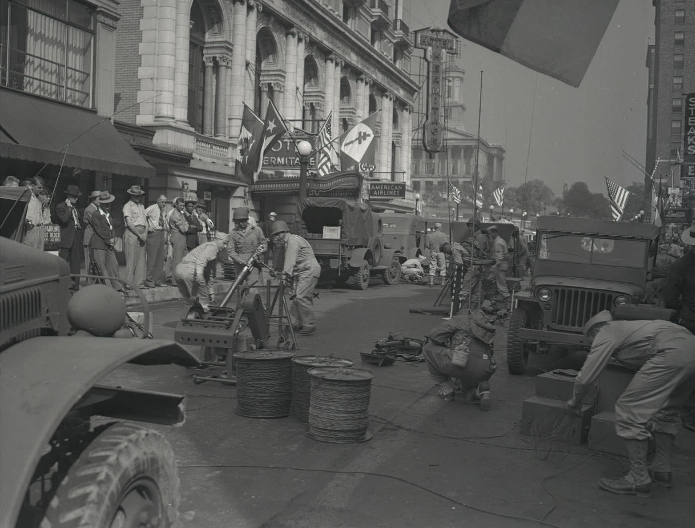 A scene from the Bond Sales Drive by the Army, Navy, and Civic Clubs, in downtown Nashville.