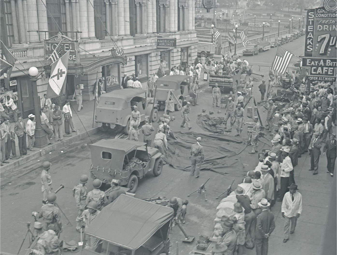 A scene from the Bond Sales Drive by the Army, Navy, and Civic Clubs, in downtown Nashville.