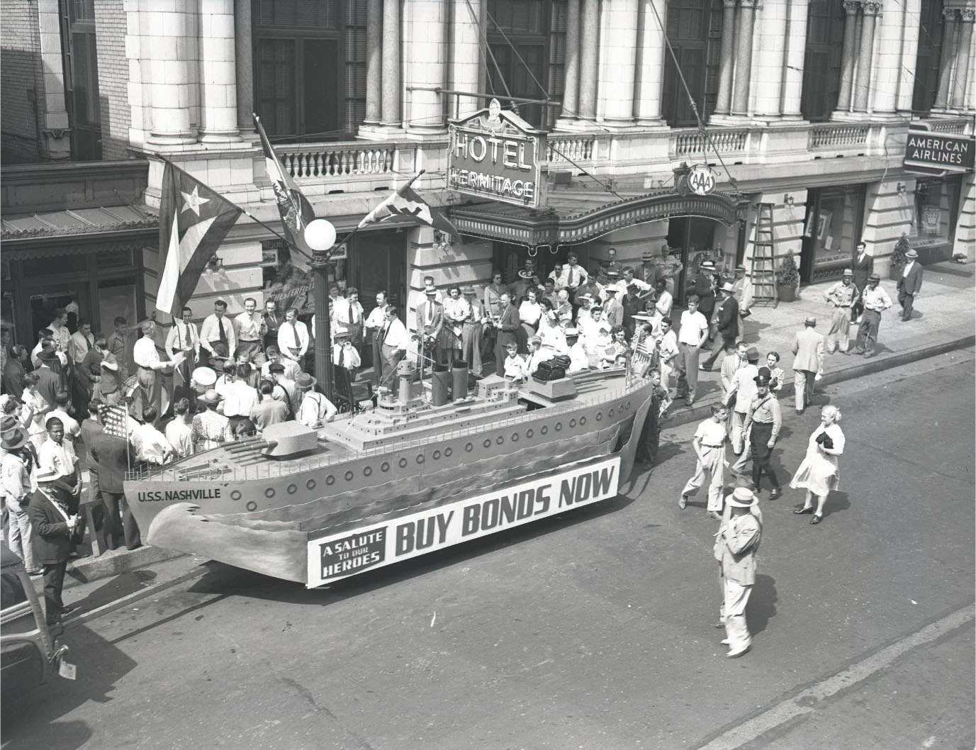 A scene from the Bond Sales Drive by the Army, Navy, and Civic Clubs, in downtown Nashville.