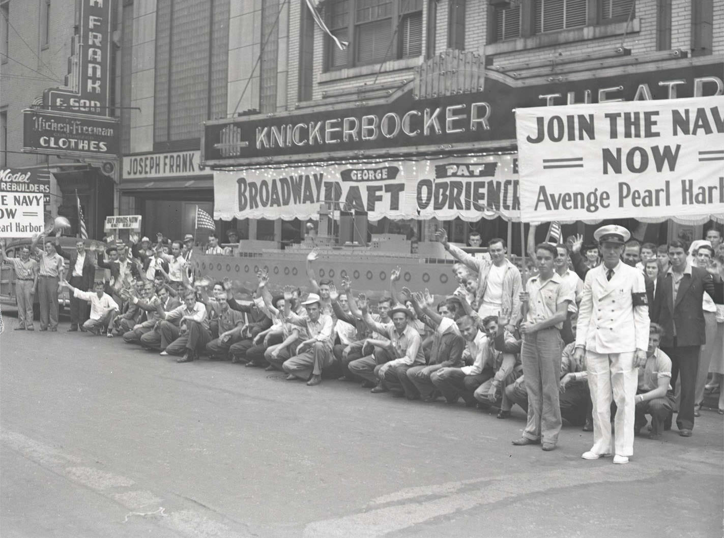 A scene from the Bond Sales Drive by the Army, Navy, and Civic Clubs, on 6th Avenue N in downtown Nashville.