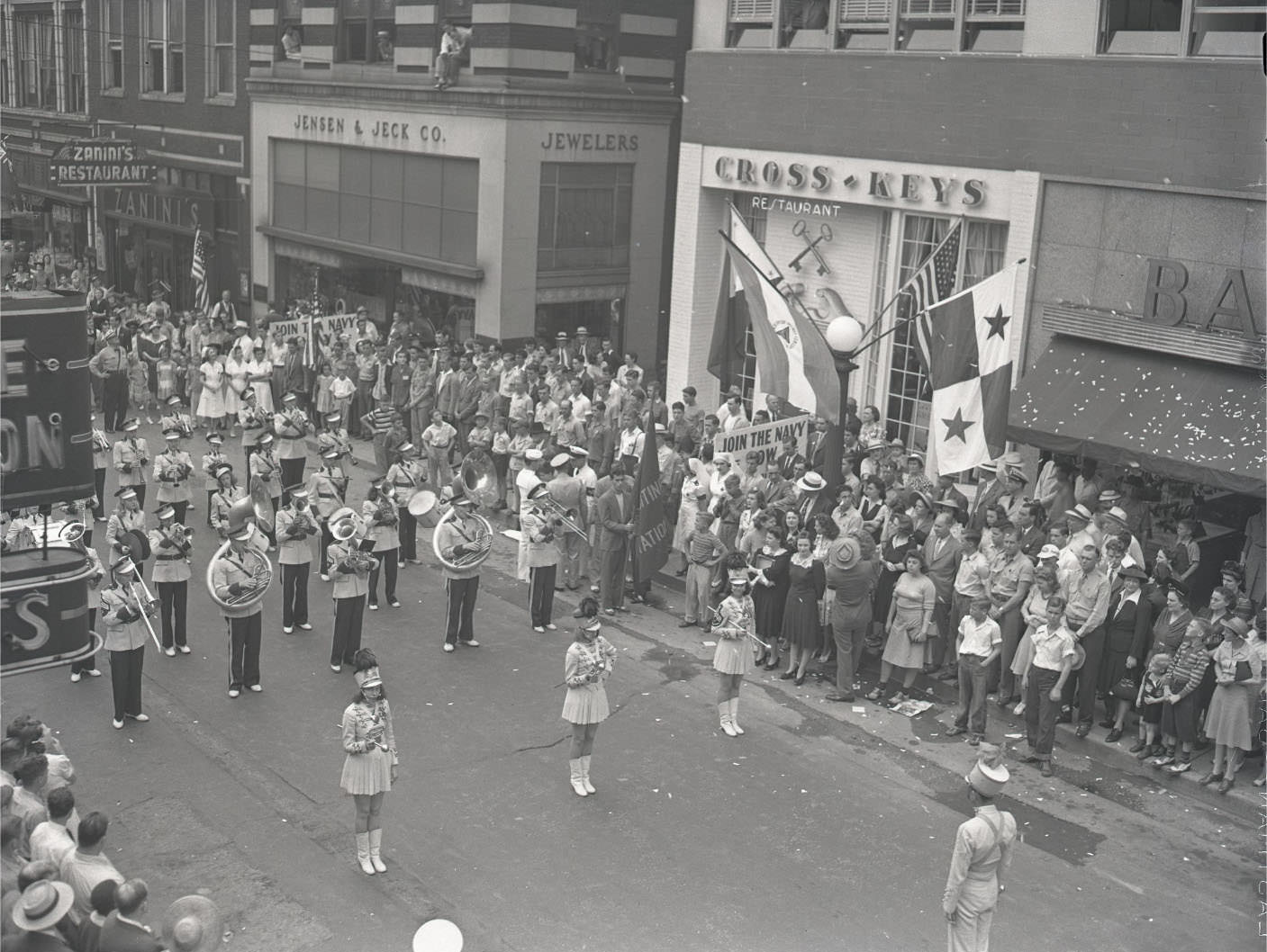 A scene from the Bond Sales Drive by the Army, Navy, and Civic Clubs, on 6th Avenue N in downtown Nashville.