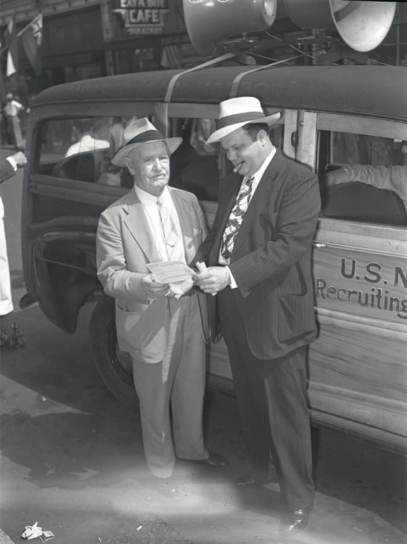 A scene from the Bond Sales Drive by the Army, Navy, and Civic Clubs, in downtown Nashville.