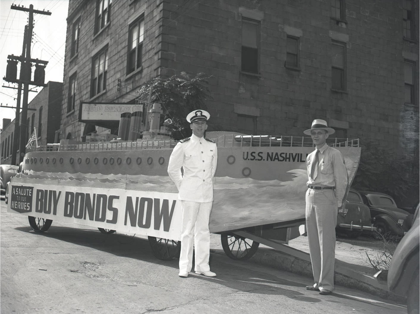 A scene from the Bond Sales Drive by the Army, Navy, and Civic Clubs, in downtown Nashville.