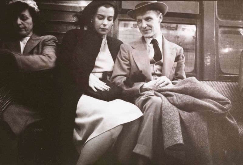 Life and Love on the New York City Subway in the 1940s Through the Lense of Stanley Kubrick