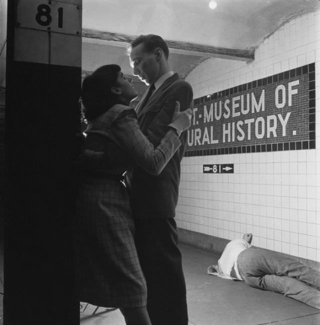 Life and Love on the New York City Subway in the 1940s Through the Lense of Stanley Kubrick