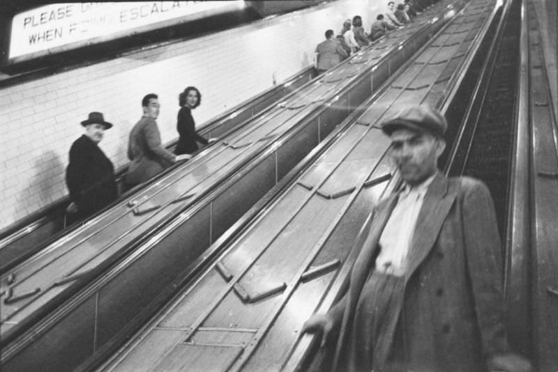 Life and Love on the New York City Subway in the 1940s Through the Lense of Stanley Kubrick