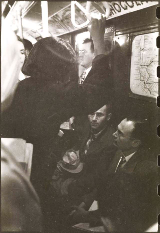 Life and Love on the New York City Subway in the 1940s Through the Lense of Stanley Kubrick