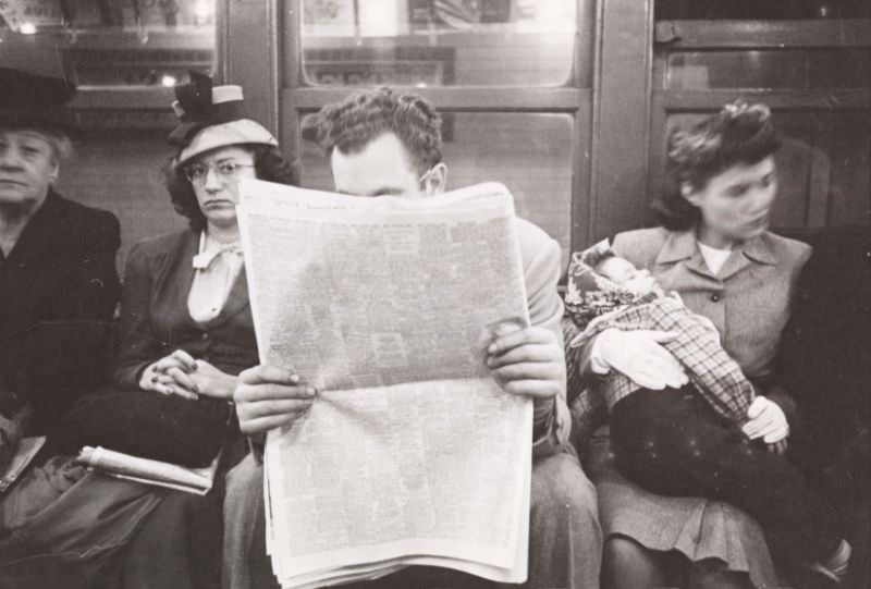 Life and Love on the New York City Subway in the 1940s Through the Lense of Stanley Kubrick