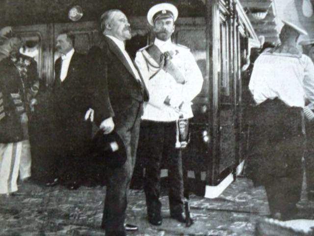 French President Poincaré with his host, Tsar Nicolas II, 1914.