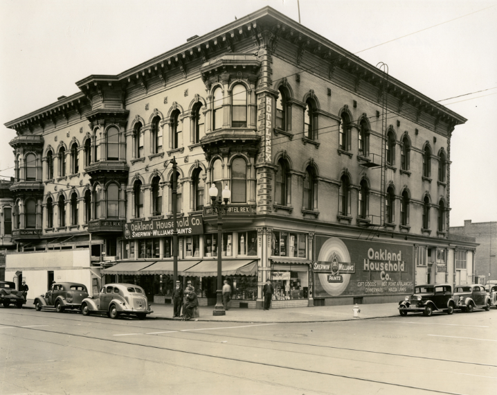 Southwest corner of Washington and 9th Streets in downtown Oakland, 1940s