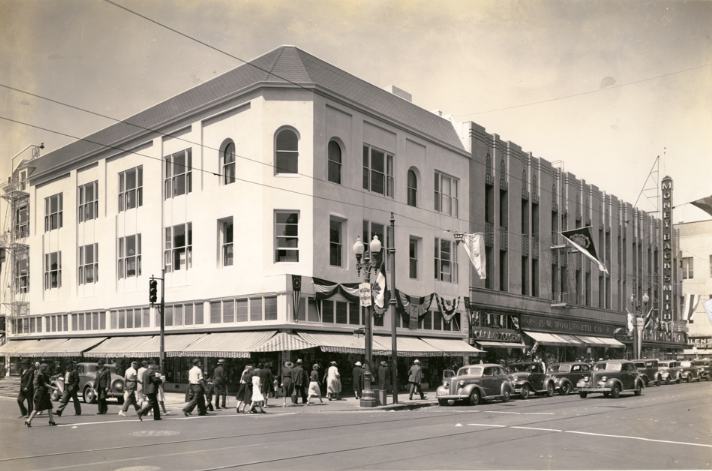 Moise-Schlessinger building, northwest corner of 11th and Washington Streets, 1940s