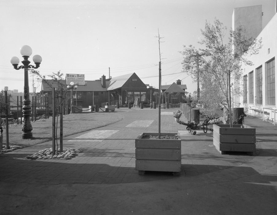 Foot of Broadway entrance to "Bow & Bell", 1940s