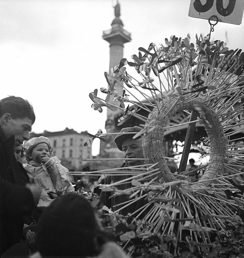 Toys hawker in the Trone fun fair, 1935.