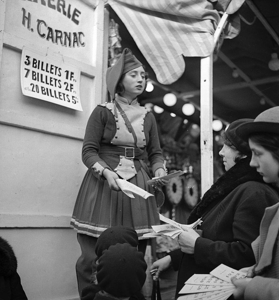 Lottery in a fun fair, 1935.