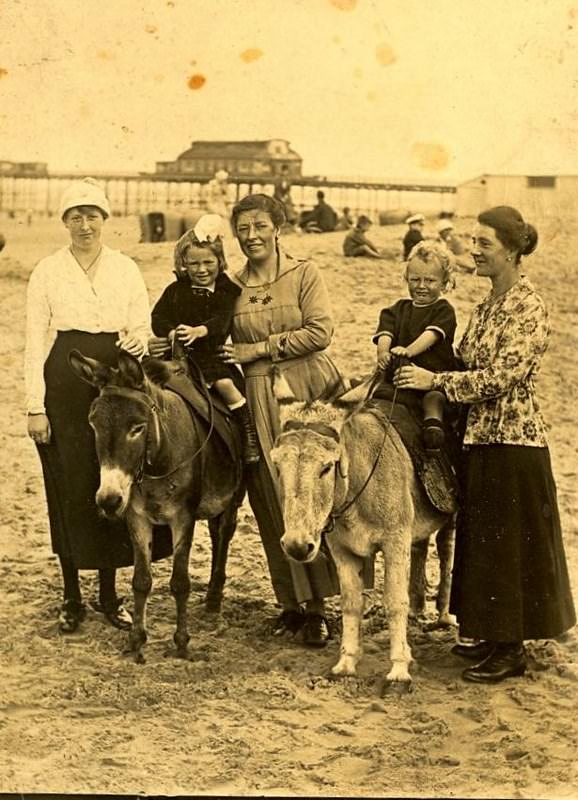 Historical Photos of People Enjoying Donkey Rides on the Beach from the Early 20th Century