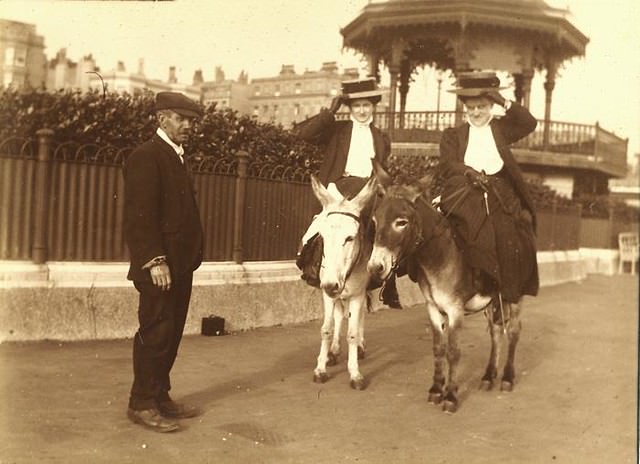 Historical Photos of People Enjoying Donkey Rides on the Beach from the Early 20th Century