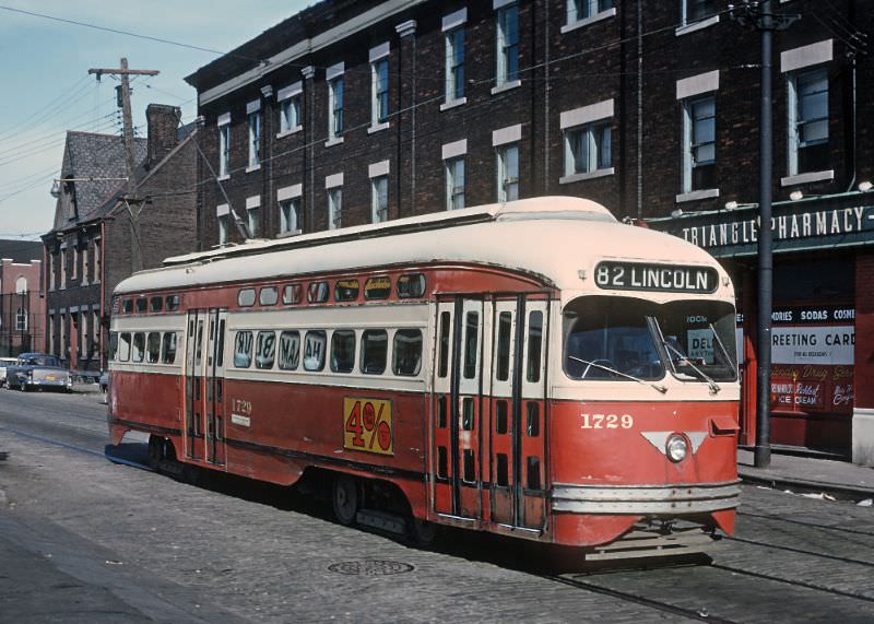 A #82 Lincoln car on Lincoln Ave. approaching Frankstown Ave. in Pittsburgh on June 26, 1965