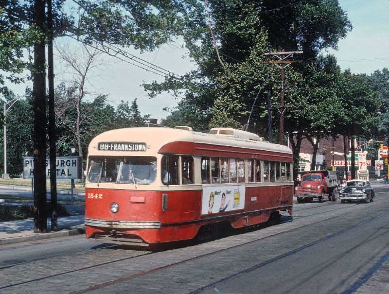 A #88 Frankstown car on Frankstown Ave. between Finley and Washington Blvd. in front of Pittsburgh Hospital, Pittsbirgh, PA. on June 26, 1965