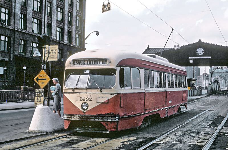 A #42/38 Mt. Lebannon car at P&LE transfer near Smithfield St. bridge, Pittsburgh, PA on September 1, 1965