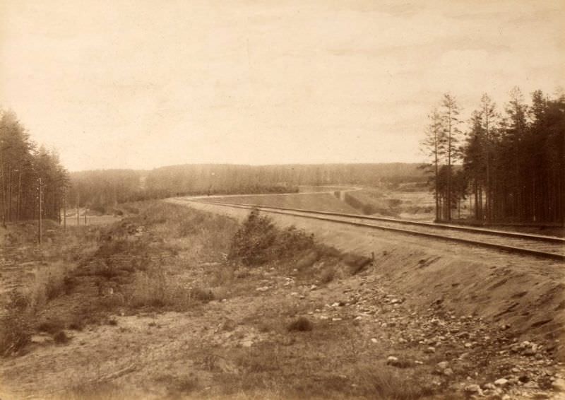 Railroad tracks through the Rauna Ravine, September 17, 1890