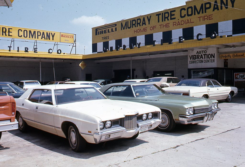 Murray Tire Company on the southeastern corner of Wilmington and Davie Streets, Raleigh, 1970s