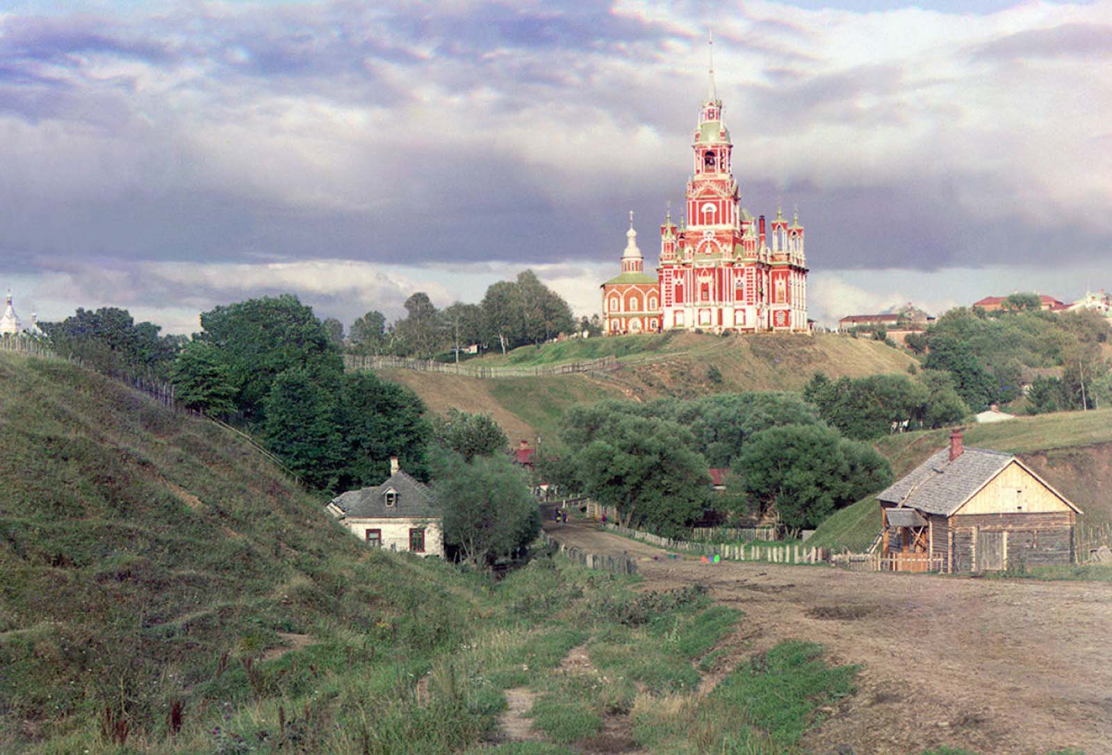 General view of the Nikolaevskii Cathedral from the southwest in Mozhaisk in 1911.