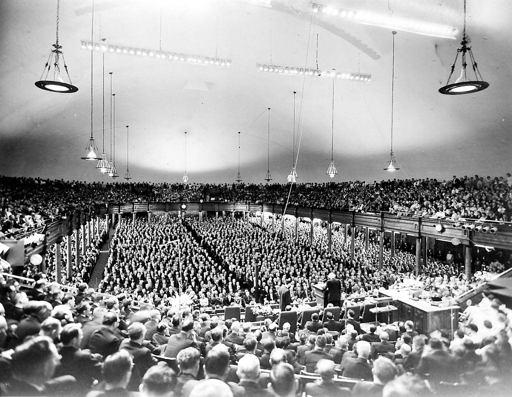 Mormons - Conference in the Mormon Temple of Salt Lake City, 1900.