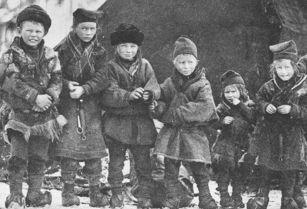Nomad Sami children in Sweden early 1900