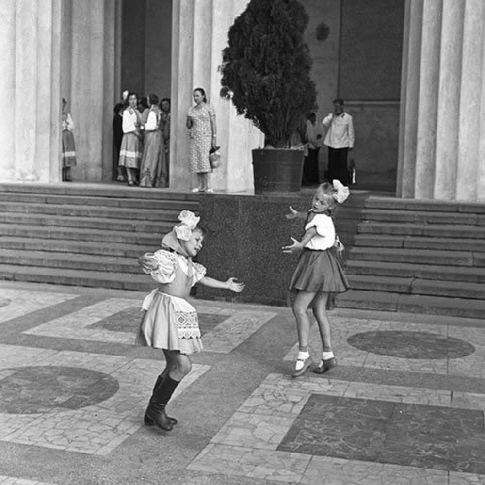 Stunning Photos of Life in the 1950s Soviet Union by German Photographer