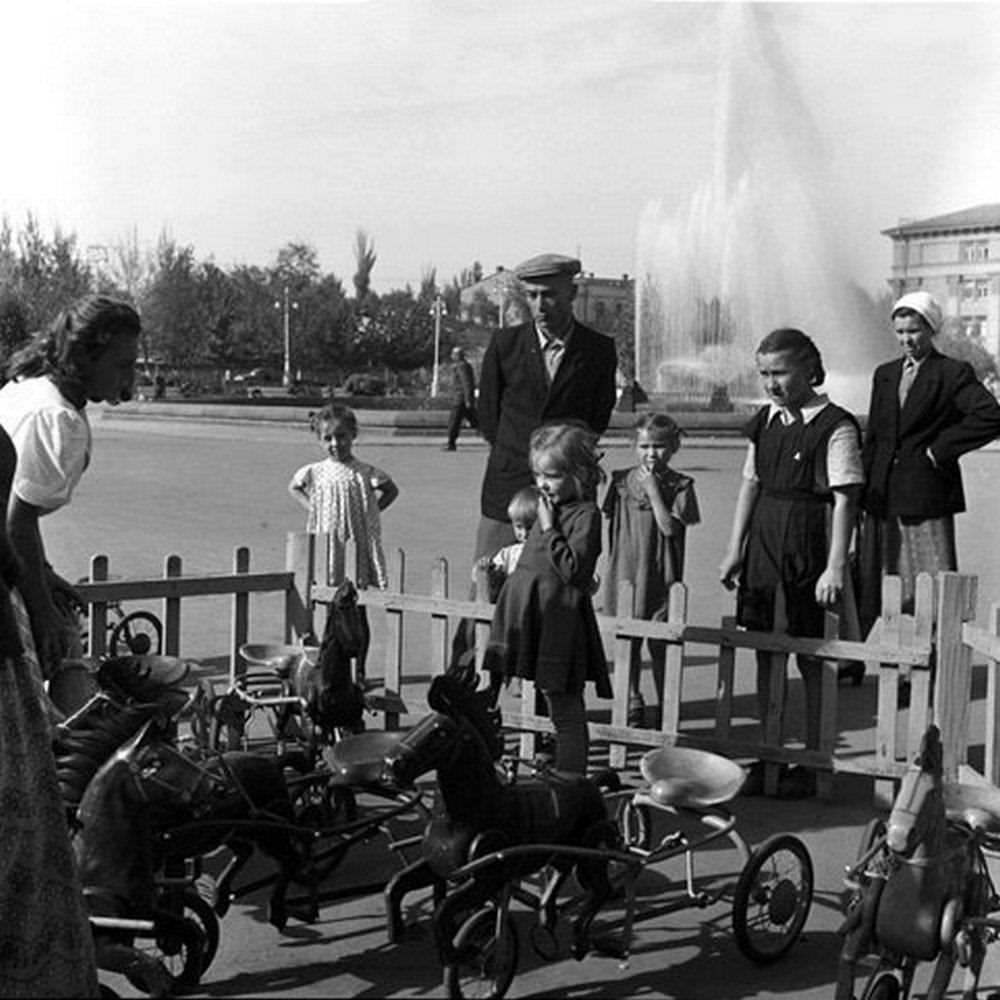 Stunning Photos of Life in the 1950s Soviet Union by German Photographer