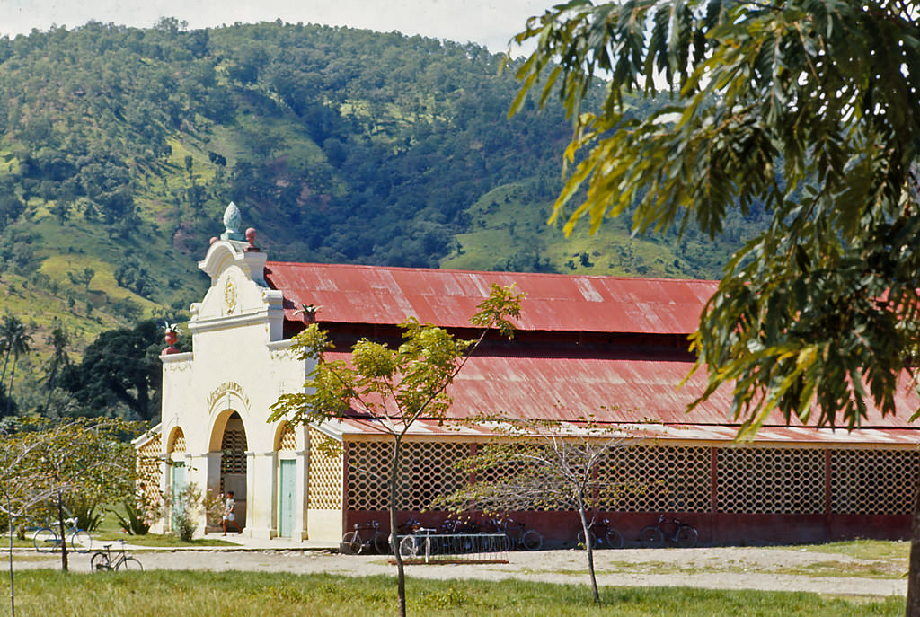 Dili market, Timor, 1970s