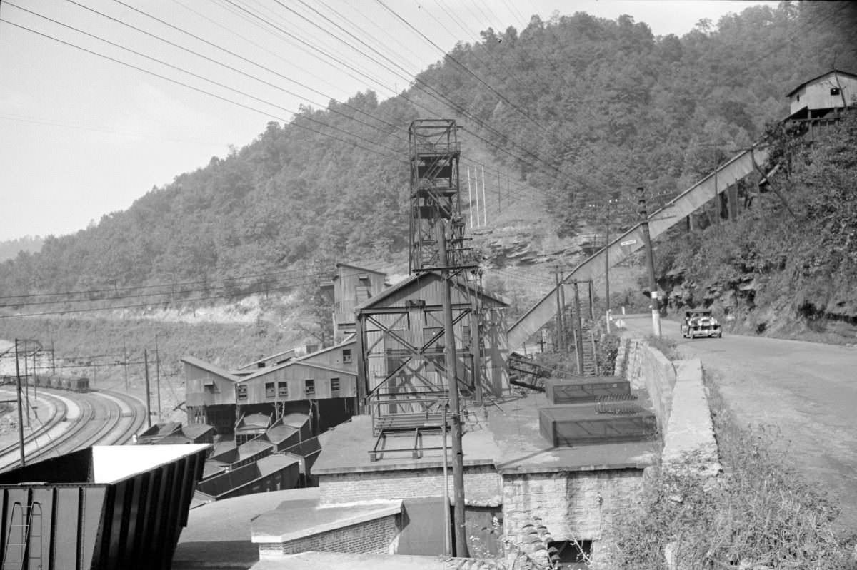 Coal mine tipple, Capels, McDowell County, Appalachia, West Virginia, 1938.