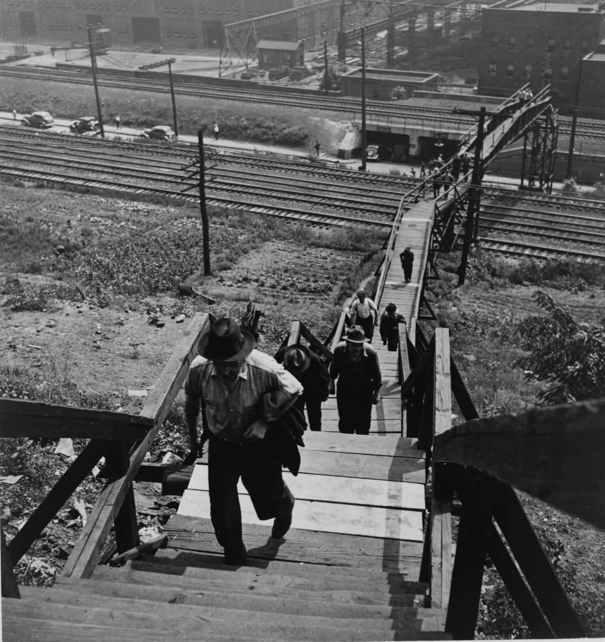 Workers returning home in evening, Pittsburgh, Pennsylvania, 1935